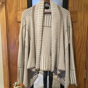 FATE Sweaters / Long Cardigan Cream and White